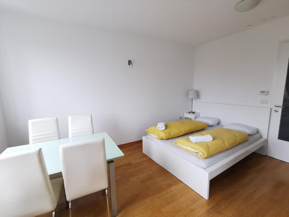 Trnovo Apartment With Free Parking Любляна Екстериор снимка