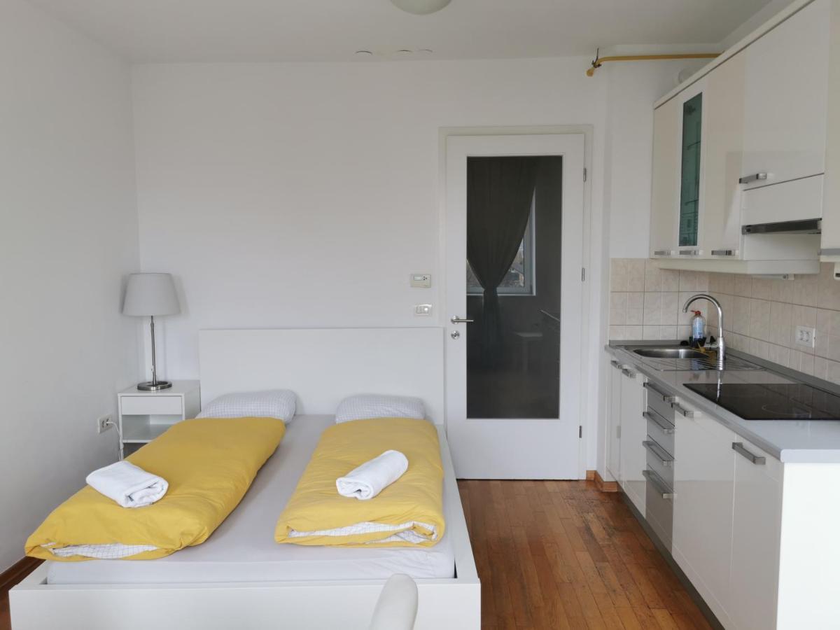 Trnovo Apartment With Free Parking Любляна Екстериор снимка